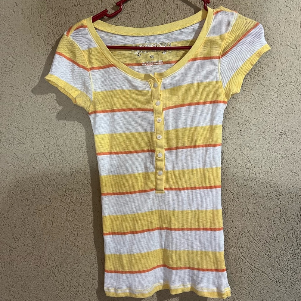 Aeropostale short sleeve button up top size medium